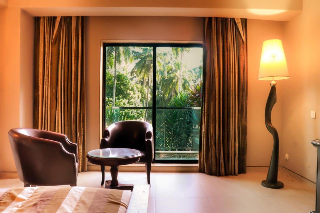Hotel Neelam The Glitz à Calangute Extérieur photo
