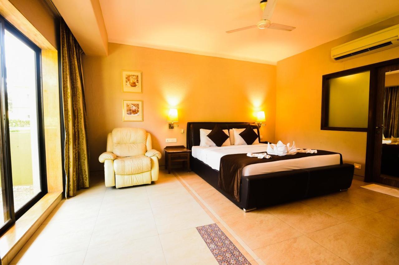 Hotel Neelam The Glitz à Calangute Extérieur photo