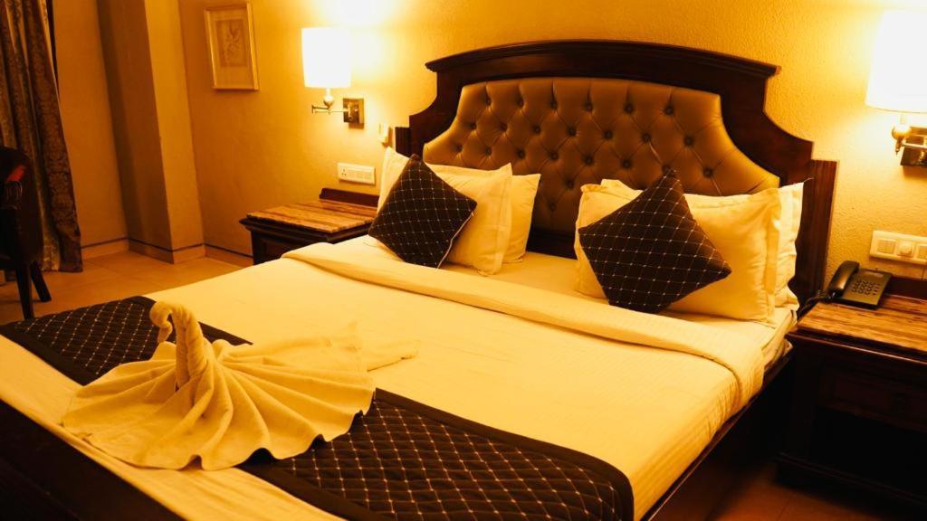 Hotel Neelam The Glitz à Calangute Extérieur photo