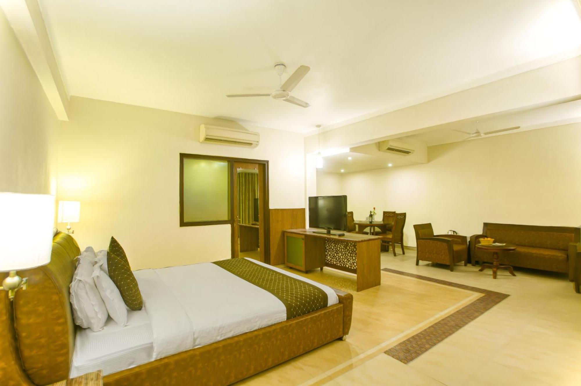 Hotel Neelam The Glitz à Calangute Extérieur photo