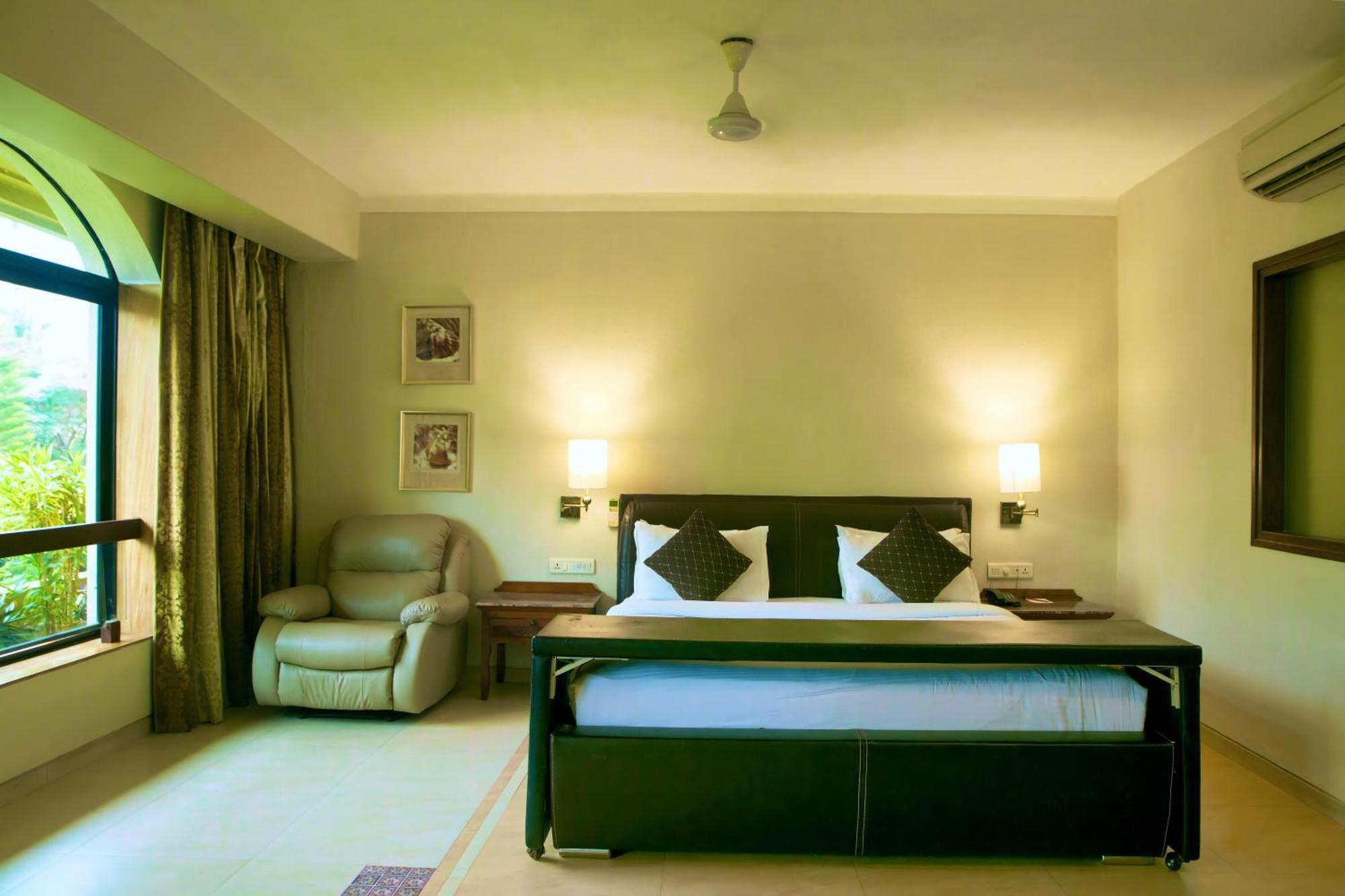 Hotel Neelam The Glitz à Calangute Extérieur photo