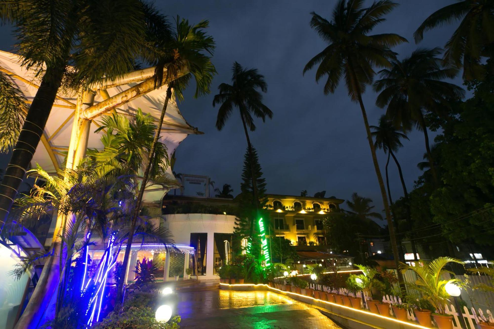 Hotel Neelam The Glitz à Calangute Extérieur photo